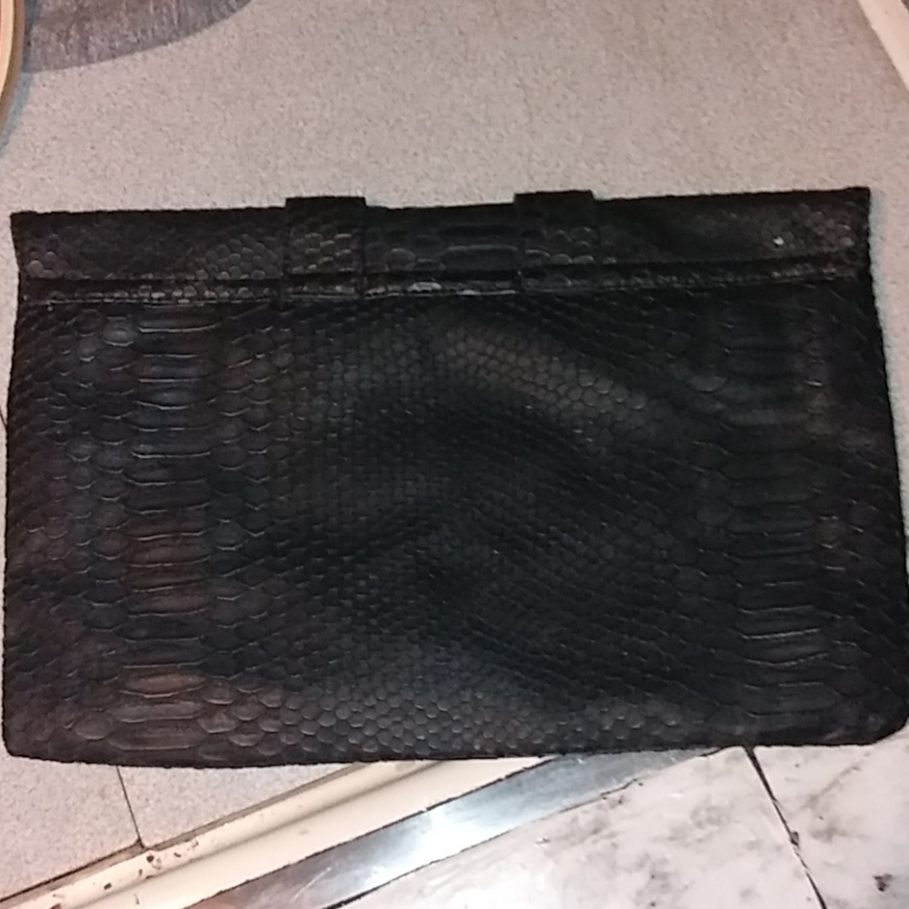 Amici Accessories Embossed Python Fo Leather Clutc - image 3